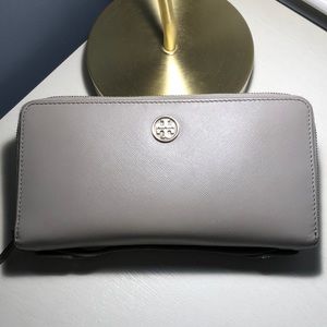 Tory Burch Landon Travel Wallet